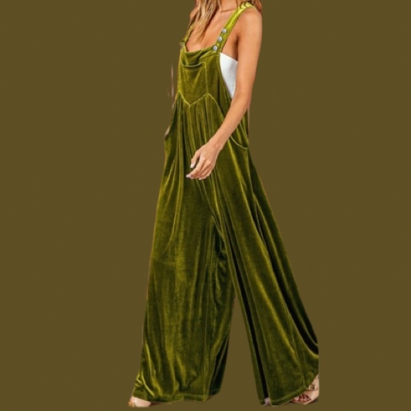 New Wide Leg Velvet Green Boho Jumpsuit
Overalls with Pockets - Picture 4 of 6
